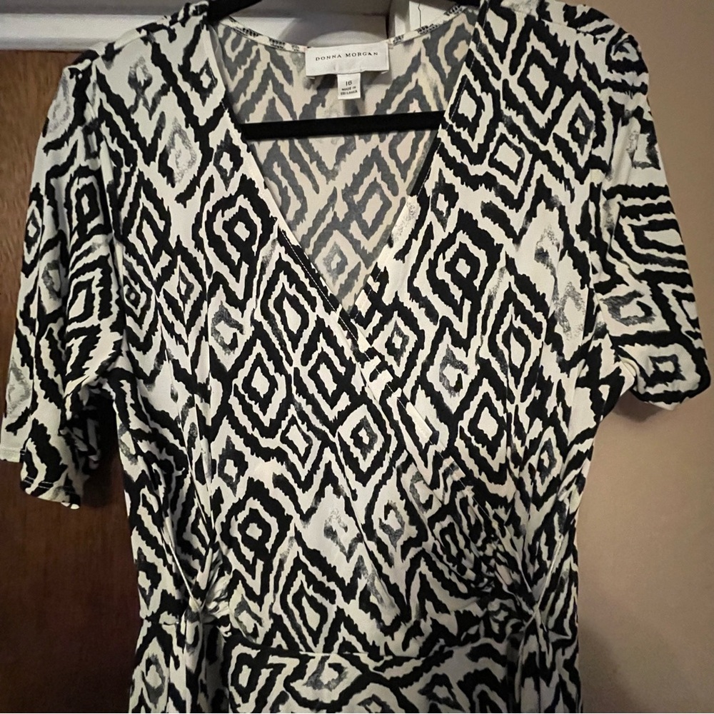 Patterned Dress - Picture 2 of 3